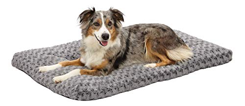 MidWest Homes for Pets Deluxe Dog Beds | Super Plush Dog & Cat Beds Ideal for Dog Crates | Machine Wash & Dryer Friendly, 1-Year Warranty
