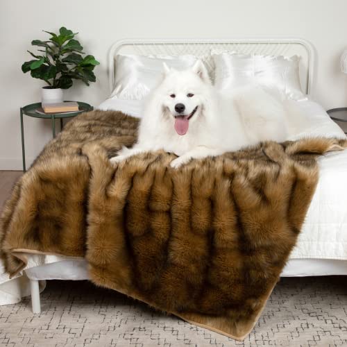 Teton Pet Co. Waterproof Pet Blanket - Realistic Faux Fur Plush Throw Protector for Furniture, Couches, Car, Bed, Mattress - Protects Against Dog & Cat Fur, Pet Damage, Machine Washable - 50x60