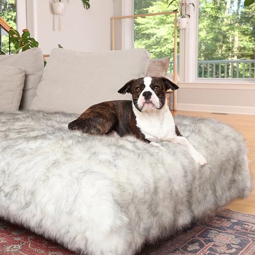 Wise Doggo Pawsh Faux Fur Dog Blanket - Extra Large Waterproof Dog Blanket for Couch Bed Car & Crate - Ultra Soft, Waterproof Dog Blankets Washable - Waterproof Throw Blanket for Dogs (Grey & White)